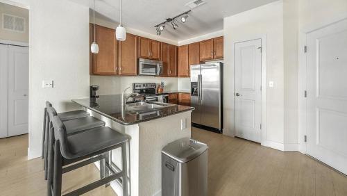Landing Modern Apartment with Amazing Amenities (ID7325X38) in Lone Tree (CO)
