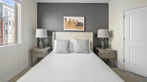Landing Modern Apartment with Amazing Amenities (ID7325X38) in Lone Tree (CO)