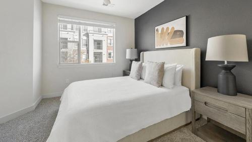 Landing Modern Apartment with Amazing Amenities (ID7325X38) in Lone Tree (CO)