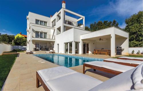 Beautiful Home In Liznjan With Kitchen - Location saisonnière - Ližnjan