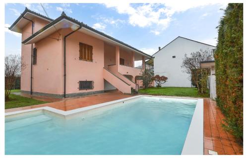 Nice Home In Castelnuovo Bormida With Kitchen