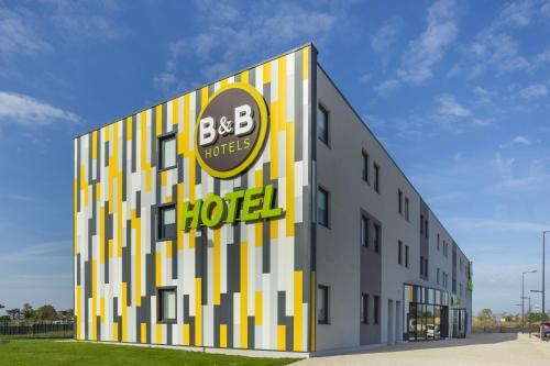 B&B HOTEL Niort Marais Poitevin