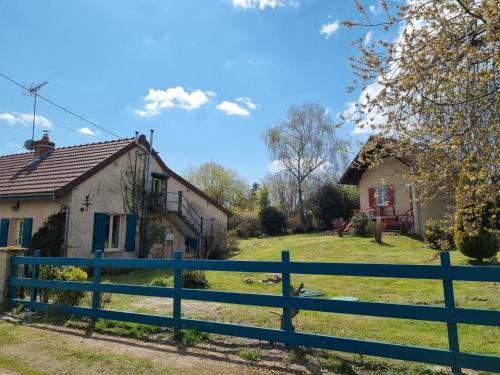Domaine Le Beau Lavault gîte à louer Thil-sur-Arroux