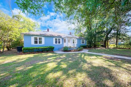 Cottage in Midtown, Central Location Cottage in Midtown, Central Location