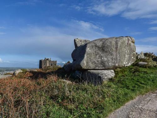 Picturesque Cabin in Cornwall