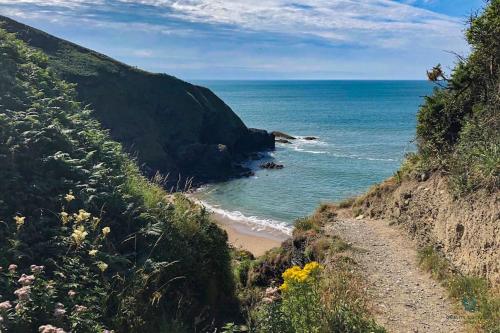 Luxury three bedroom coastal cottage