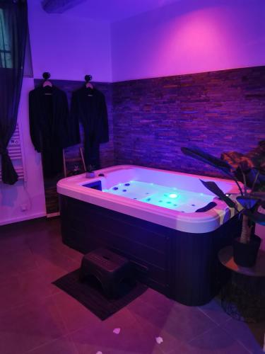 Cocoon d'Allauch in Алош