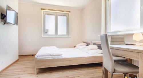 2 bedrooms, 5 beds