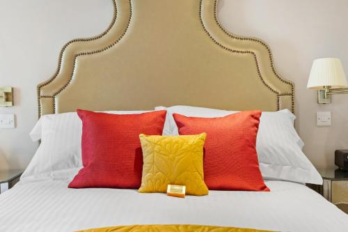 Superior King Room image 7