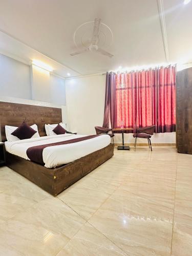 Hotel S R Palace Delhi Airport Unit BY URBAN Luxury