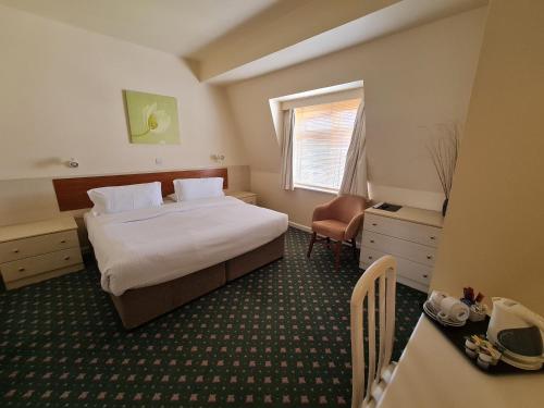 Norfolk Hotel - image 6