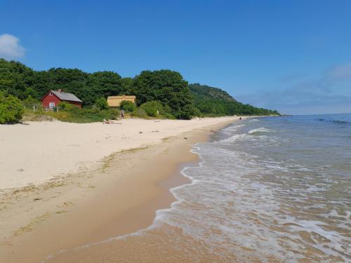 Strand, Brösarp Källagården Lilla Gårdslägenheten (Brosarp Kallagarden Lilla Gardslagenheten) in Brosarp