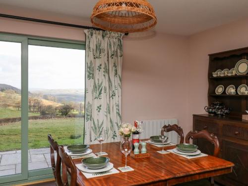 Viesnīcas āriene, Dol Blodau in Llanafan-fawr