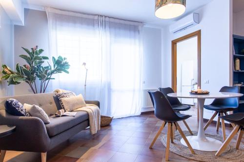 Emilia Modern Apartment with Free Parking in Monte Porzio Catone