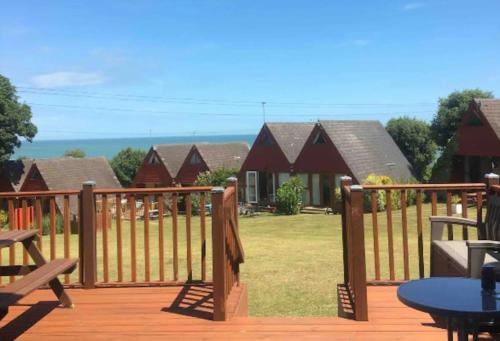 WOW! Amazing SEA VIEWS at Coastal chalet in Kingsdown Park with pool No 40