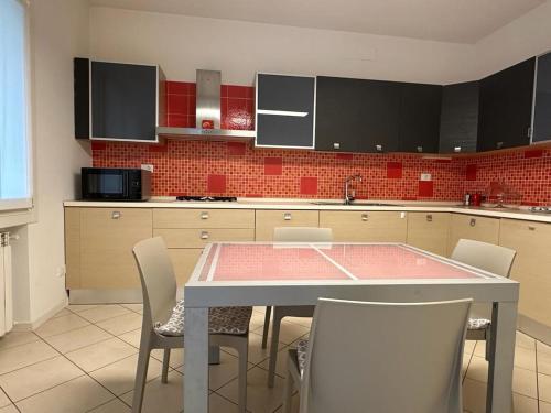 Konyha, Welc-ōM Luxury Hillside Retreat (Welc-oM Luxury Hillside Retreat) in Galzignano Terme