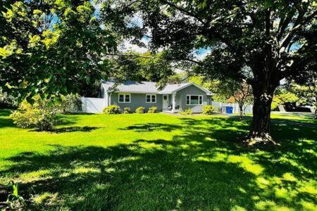 Amherst Country OASIS Perfect Location UMass in Hadley, USA