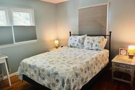 Amherst Country OASIS Perfect Location UMass in Hadley, USA