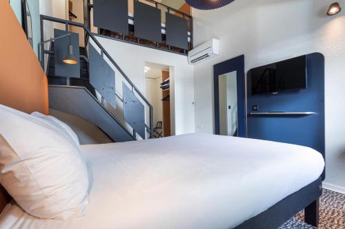 ไอบิส กร็องวีล ปอร์ เดอ แปลซ็องซ์ (ibis Granville Port de Plaisance) in กร็องวีล