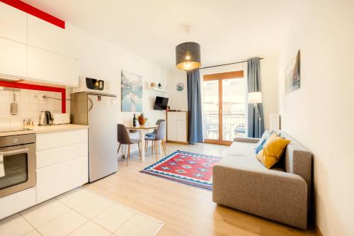 TUSCANY GARDEN-Free PARKING-Balcony-AC- Elevator - image 12