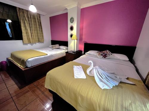 Twin Room image 2