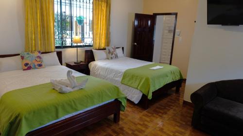 Twin Room image 9