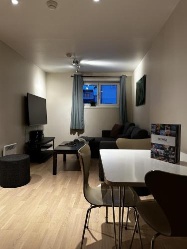 One-Bedroom Apartment image 5