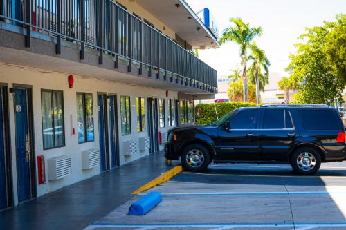 Motel 6 Lantana/West Palm Beach, FL - 숙소 외관