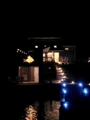 Waterfront House with Private Dock and Fishing in Reedville, USA