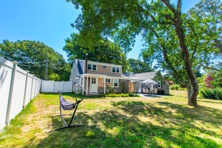 3 Min Walk to Beach Large Fenced Yard