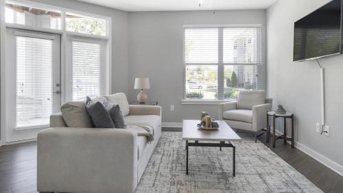 Landing Modern Apartment with Amazing Amenities (ID1358X777) in Falconbridge