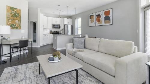 Landing Modern Apartment with Amazing Amenities (ID1358X777) in Falconbridge