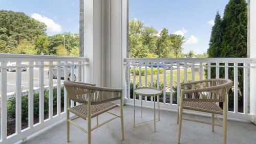 Landing Modern Apartment with Amazing Amenities (ID1358X777) in Falconbridge