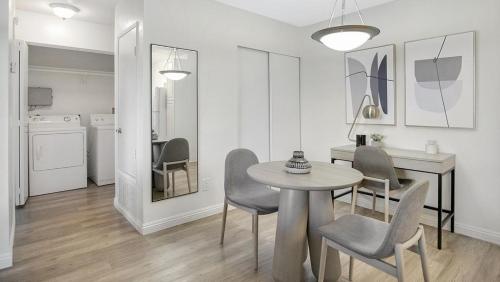 Landing Modern Apartment with Amazing Amenities ID1233X125 in Redlands, USA