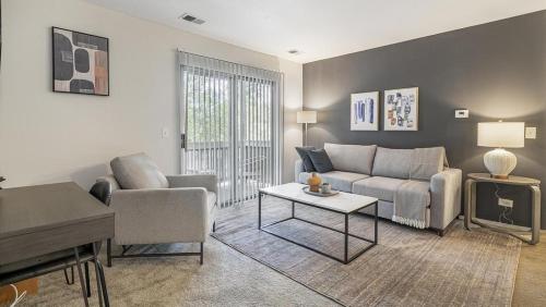 Landing Modern Apartment with Amazing Amenities (ID9693X57)