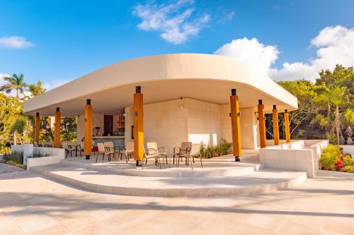 ผับ/เลาจน์, Family Selection at Grand Palladium Kantenah &nbsp;Resort and Spa - All Inclusive in ชปู อา