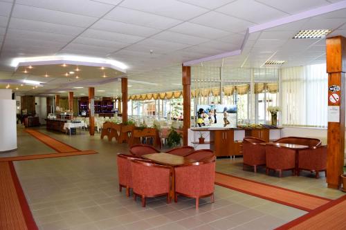 Balaton Hotel – Sunny Beach, IL