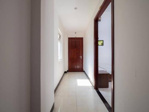 Golden House Hotel 