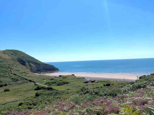 Geodome with sea views near Pendine