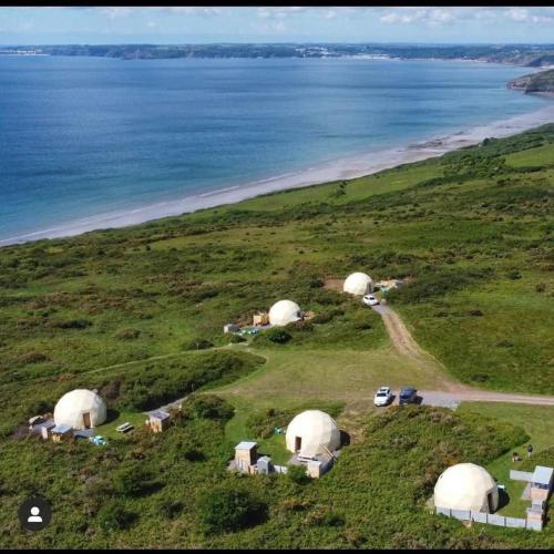 Geodome with sea views near Pendine