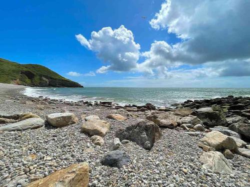 Geodome with sea views near Pendine