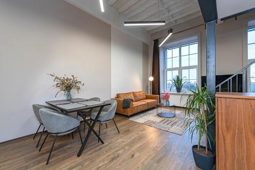 RADIO CITY LOFT 203 by Hostlovers