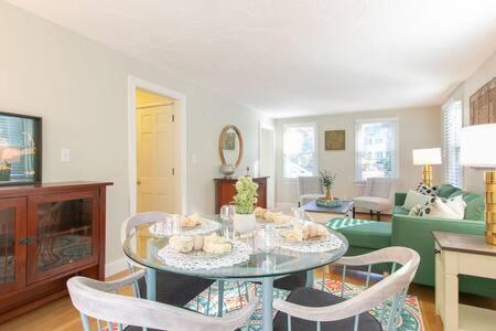 Spacious Stone Fire Pit Game Room A C in Barnstable, USA