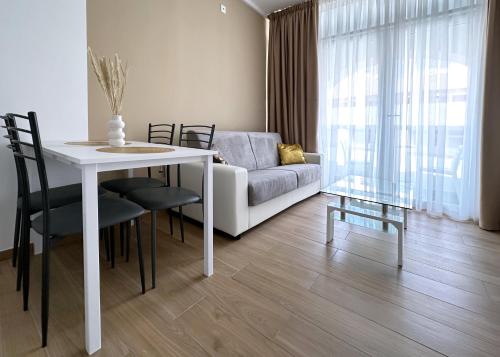 Apartment with Terrace image 5