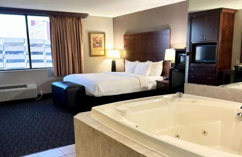 King Suite with Spa Bath and Fireplace