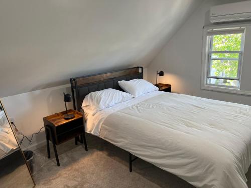 Modern & cozy Room in Queens near Train station and buses