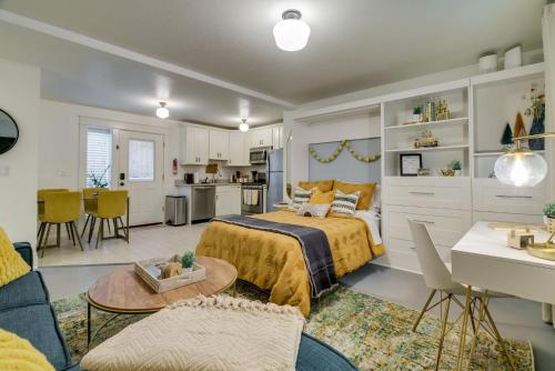 Bright & Cozy Modern Studio, Fast WiFi, Quiet, Walkable to University of Portland