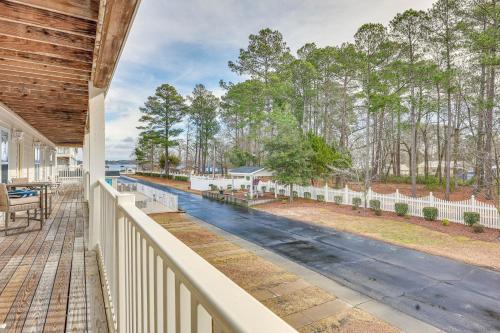 Townhome with Outdoor Pool and White Lake Access!