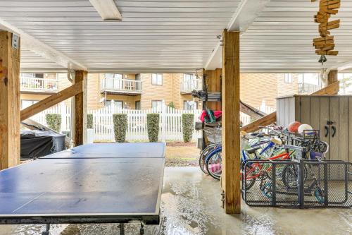 Townhome with Outdoor Pool and White Lake Access!