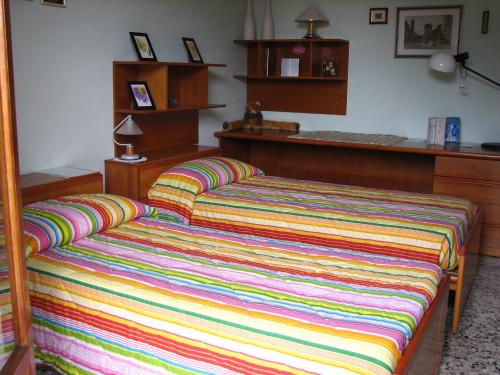 1 queen bed, 1 twin bed